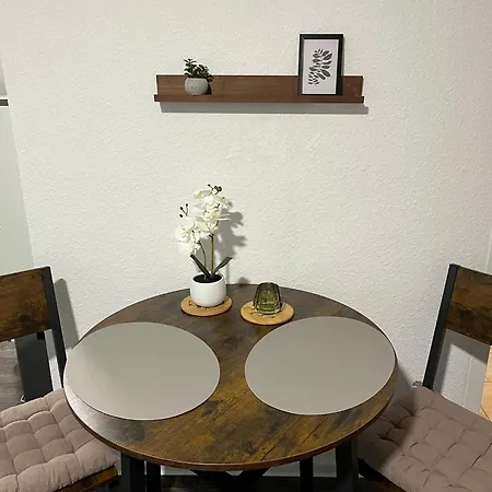 Seyfarthrooms - 3 - Zentrale Lage, Gute Anbindung, Voll Ausgestattet Apartment Crimmitschau
